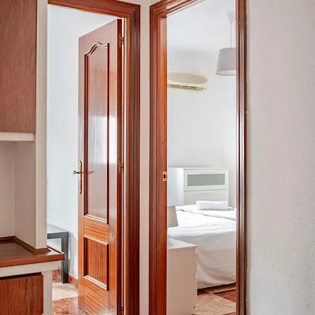 With Work/study Close To Old Town Málaga