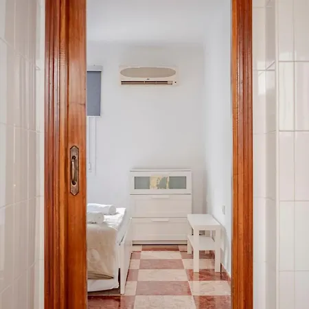 With Work/study Close To Old Town Malaga